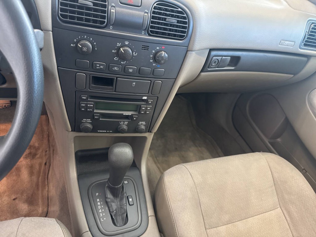 2001 Volvo S40 Image 26