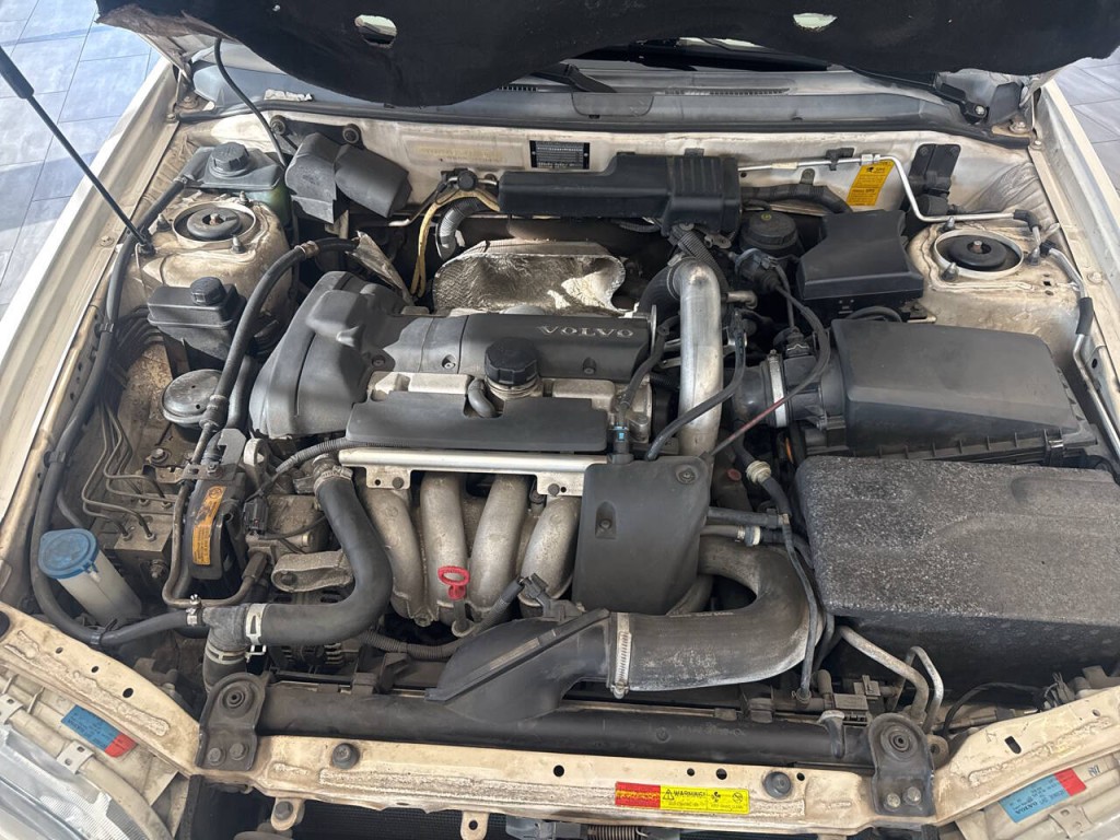 2001 Volvo S40 Image 28