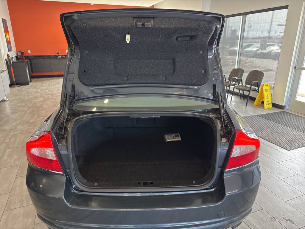 2010 Volvo S80 Image 28