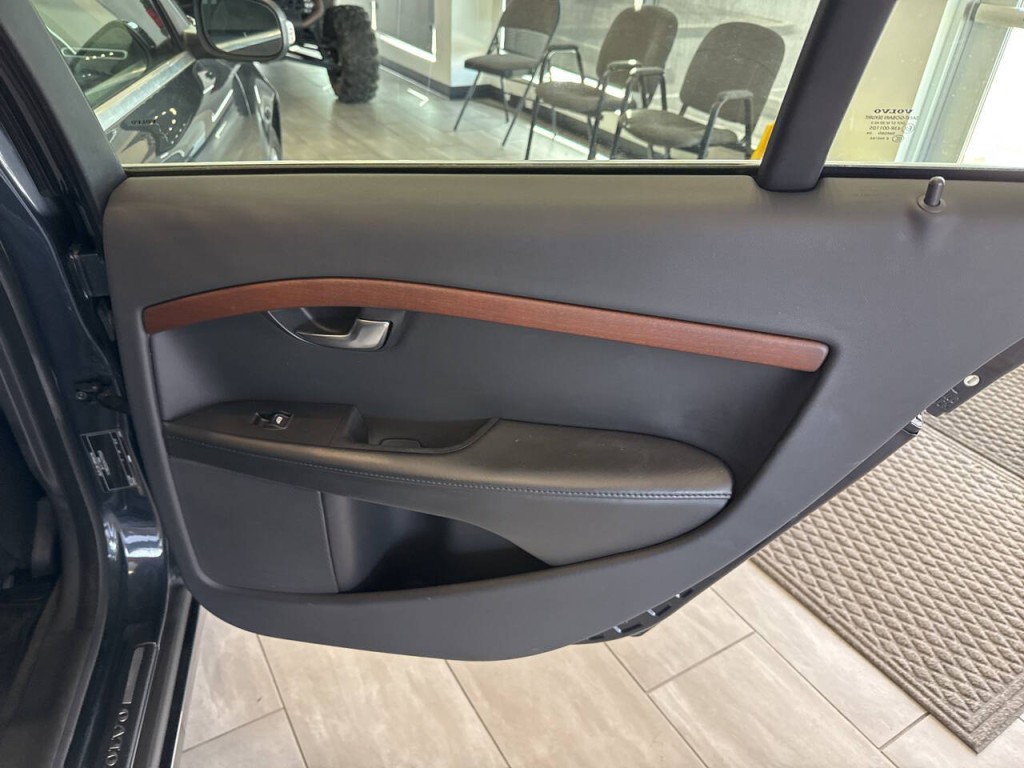 2010 Volvo S80 Image 31