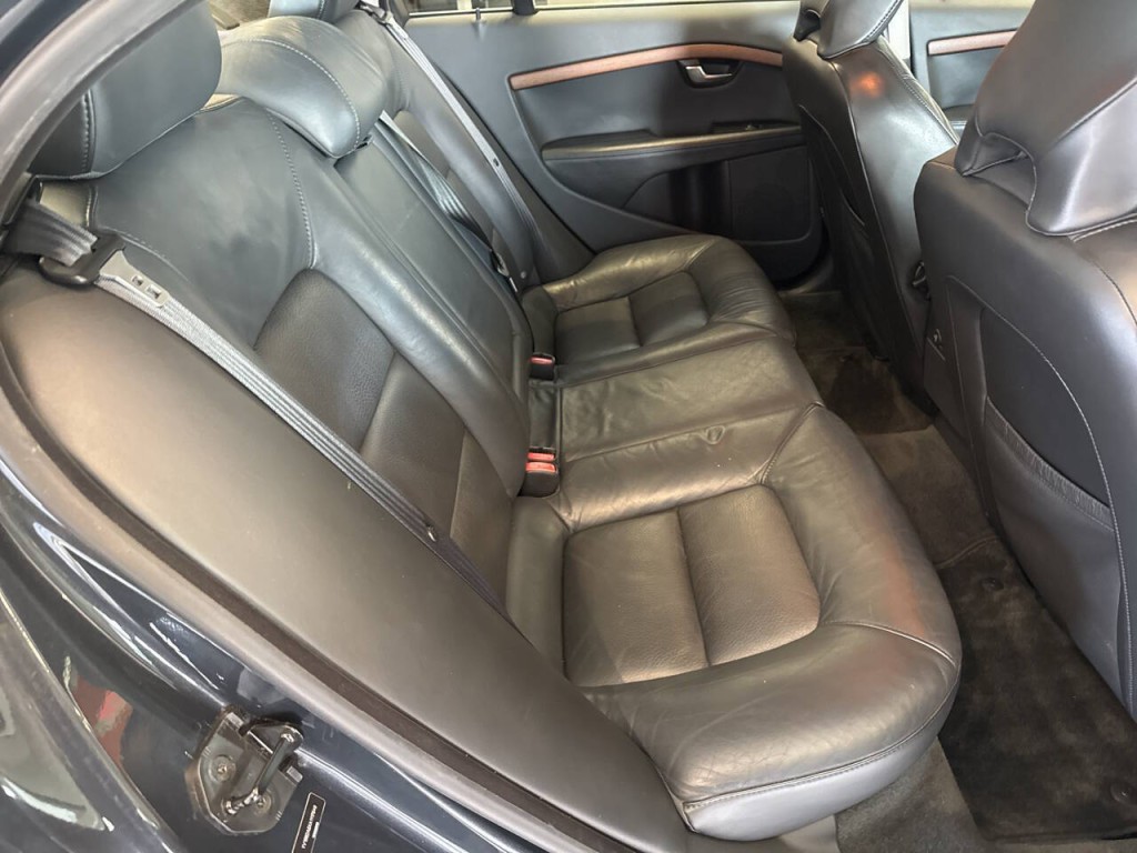 2010 Volvo S80 Image 32