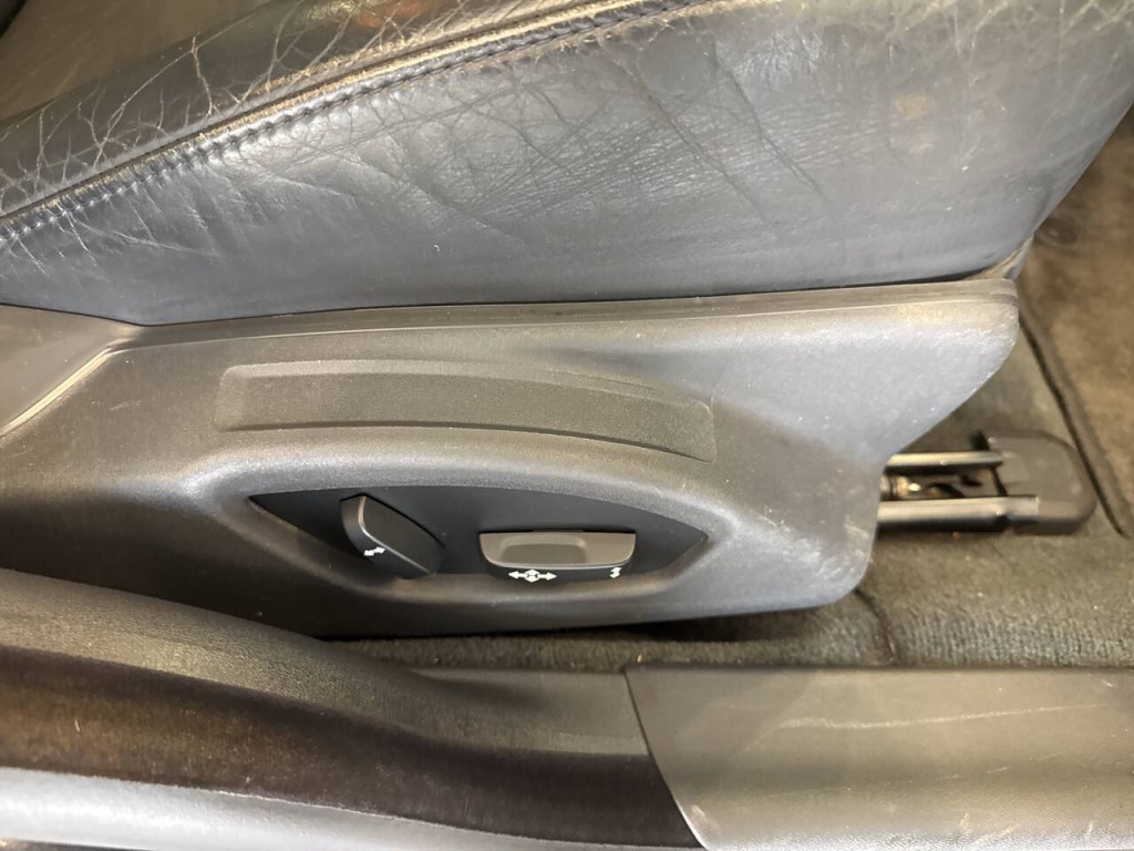 2010 Volvo S80 Image 37