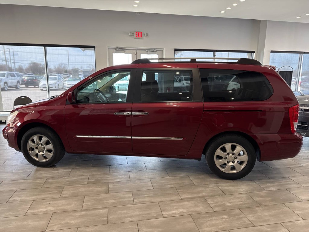 2007 Hyundai Entourage Image 4