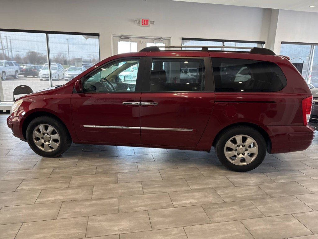 2007 Hyundai Entourage Image 36