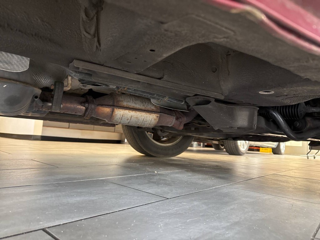 2007 Hyundai Entourage Image 41