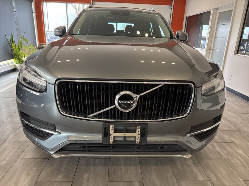 2018 Volvo XC90 Image 2