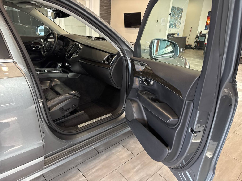 2018 Volvo XC90 Image 40