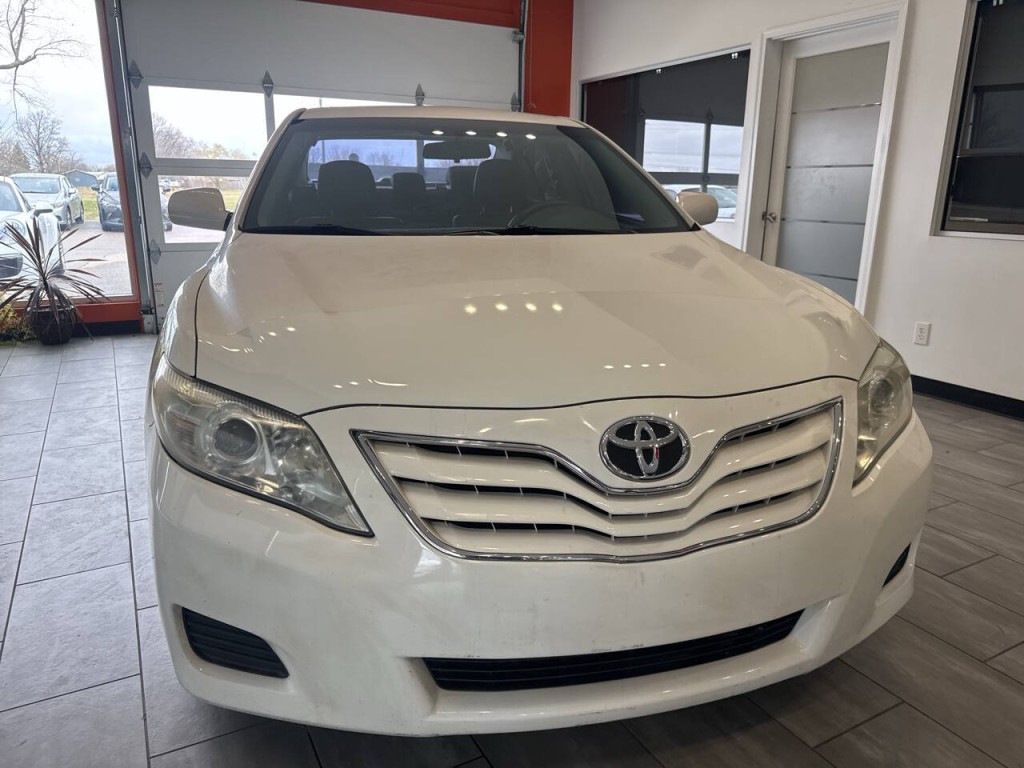 2011 Toyota Camry Image 5