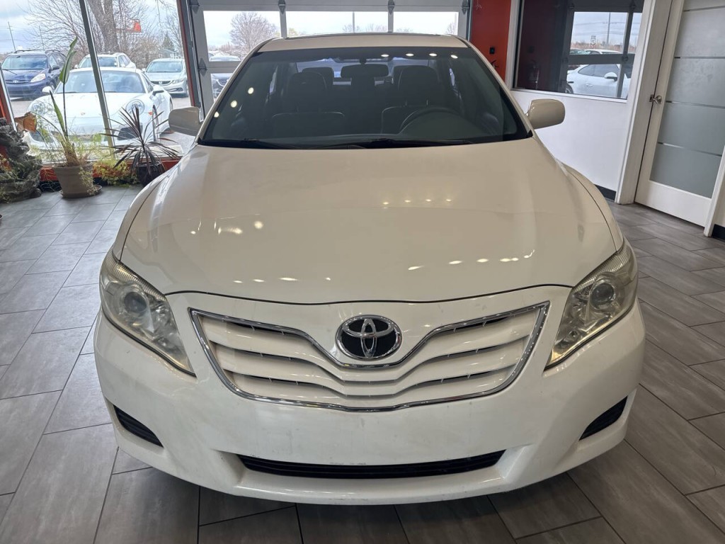 2011 Toyota Camry Image 6