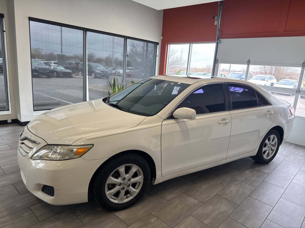 2011 Toyota Camry Image 8