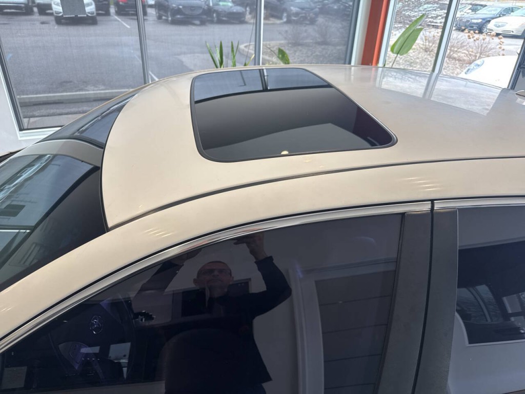 2011 Toyota Camry Image 9