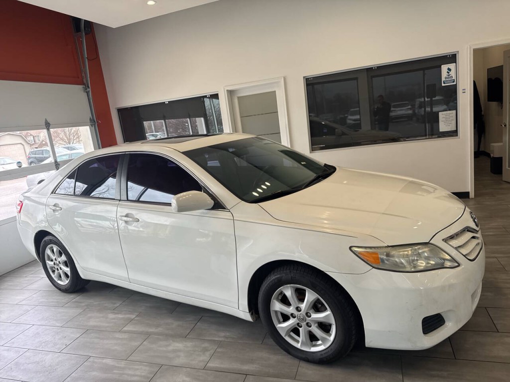 2011 Toyota Camry Image 11