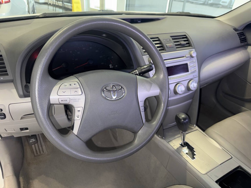 2011 Toyota Camry Image 20