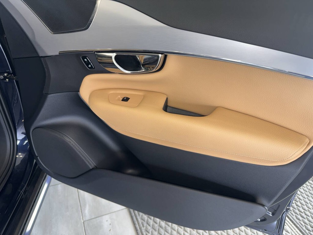 2017 Volvo XC90 Image 24