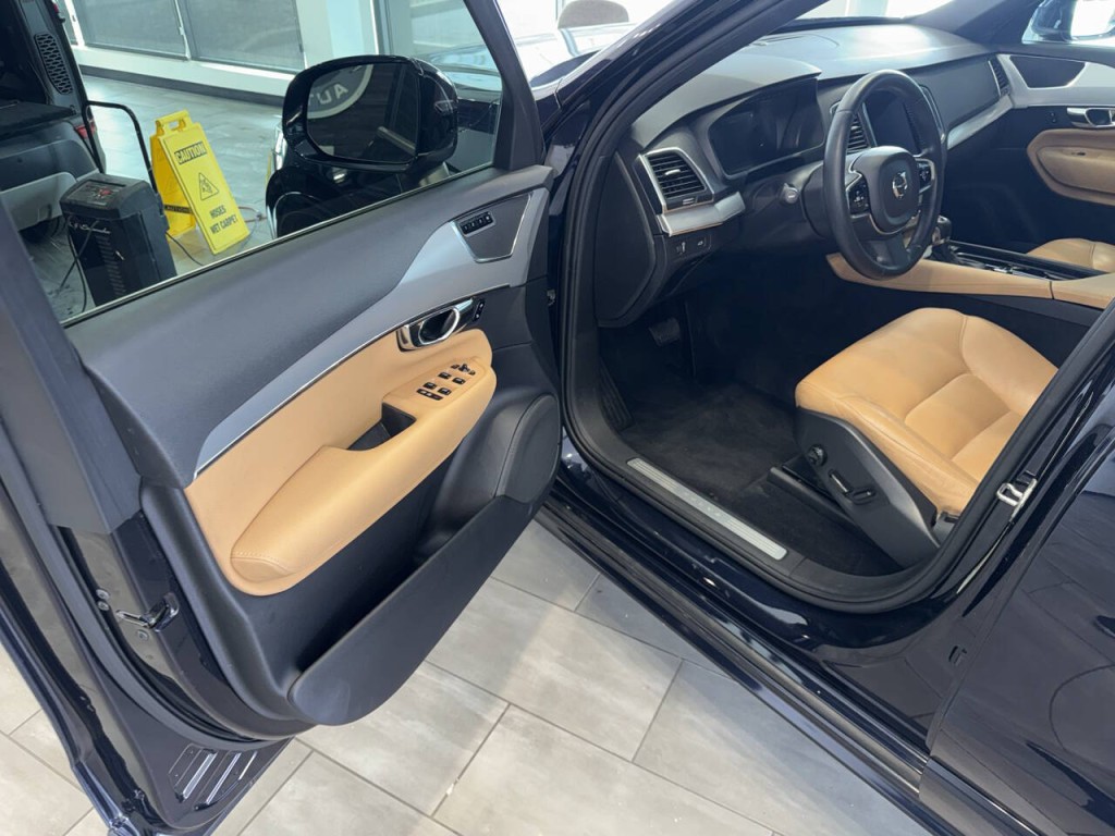 2017 Volvo XC90 Image 28