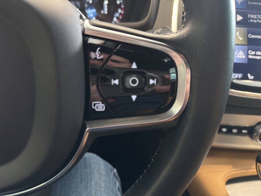 2017 Volvo XC90 Image 38