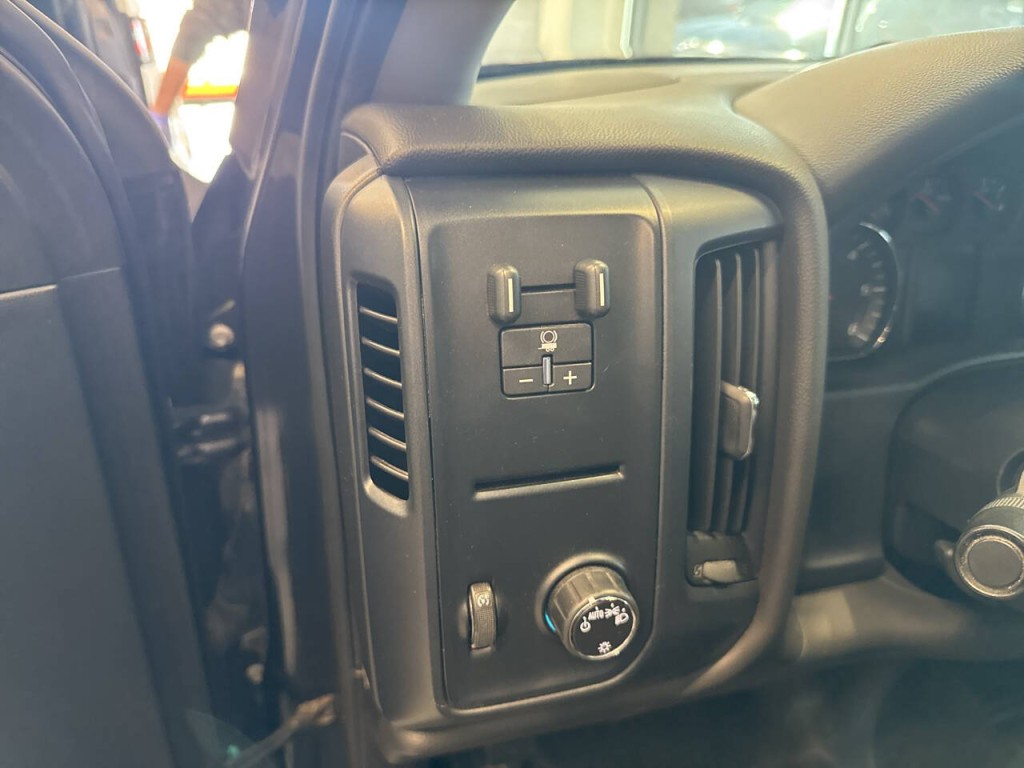 2015 Chevrolet Silverado 1500 Image 18