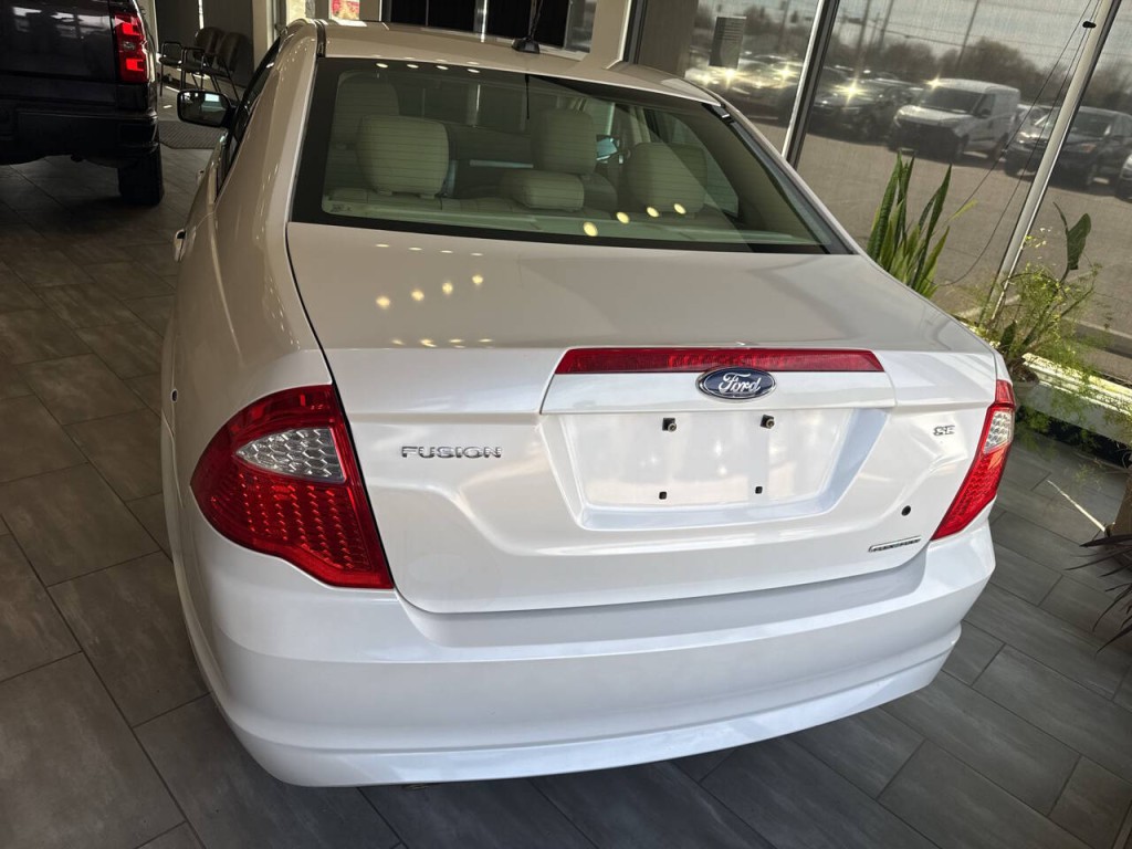 2012 Ford Fusion Image 9