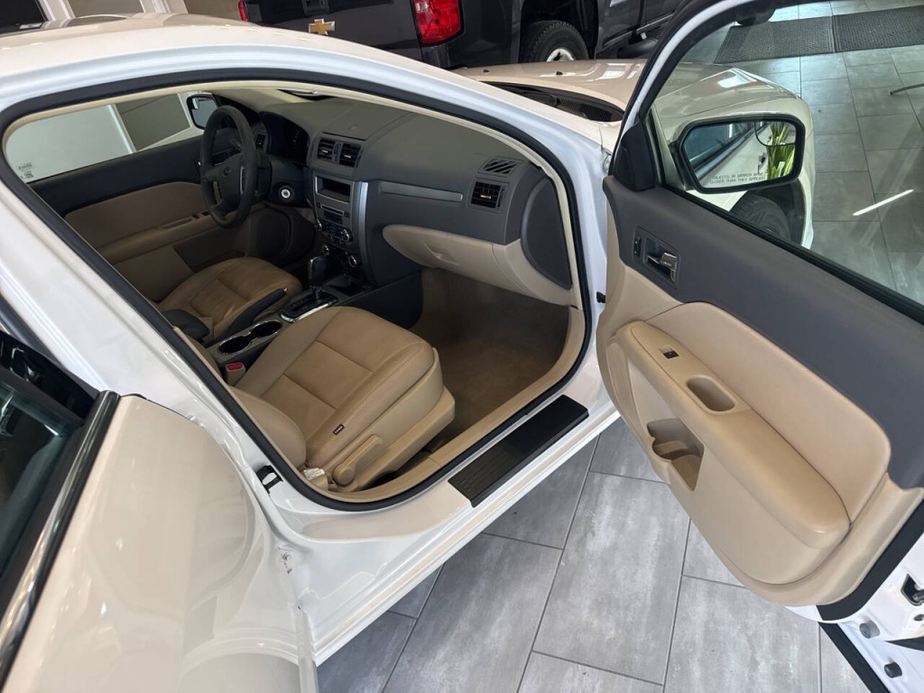 2012 Ford Fusion Image 16