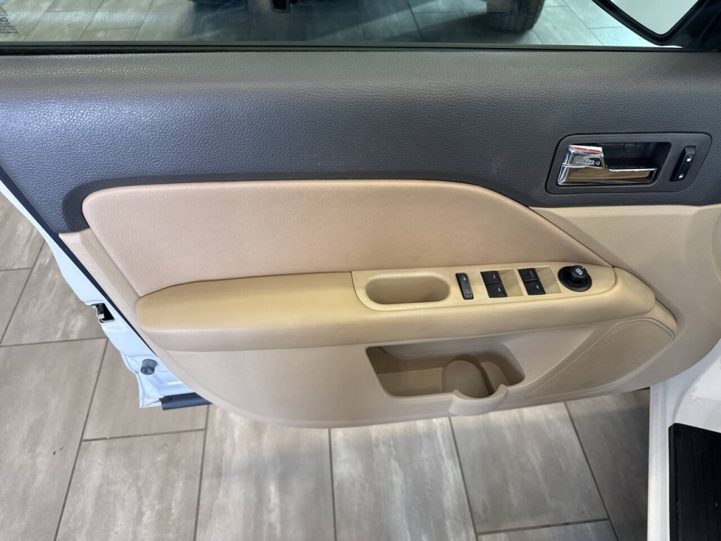 2012 Ford Fusion Image 24