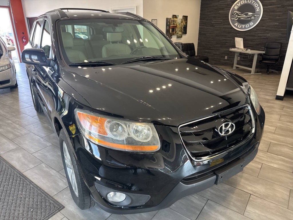 2011 Hyundai Santa Fe Image 2
