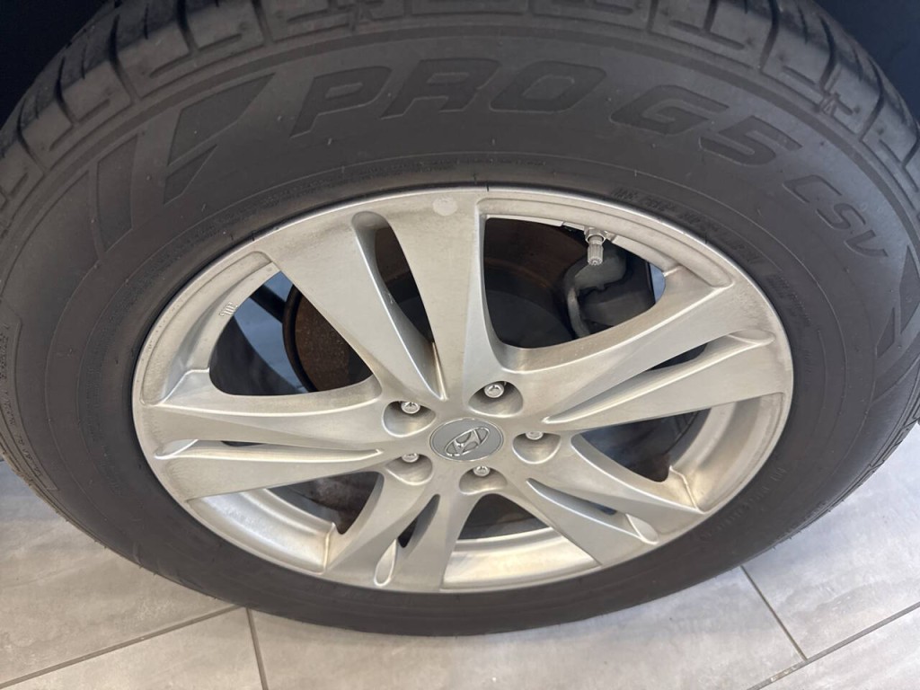 2011 Hyundai Santa Fe Image 10