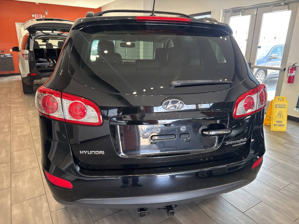 2011 Hyundai Santa Fe Image 12