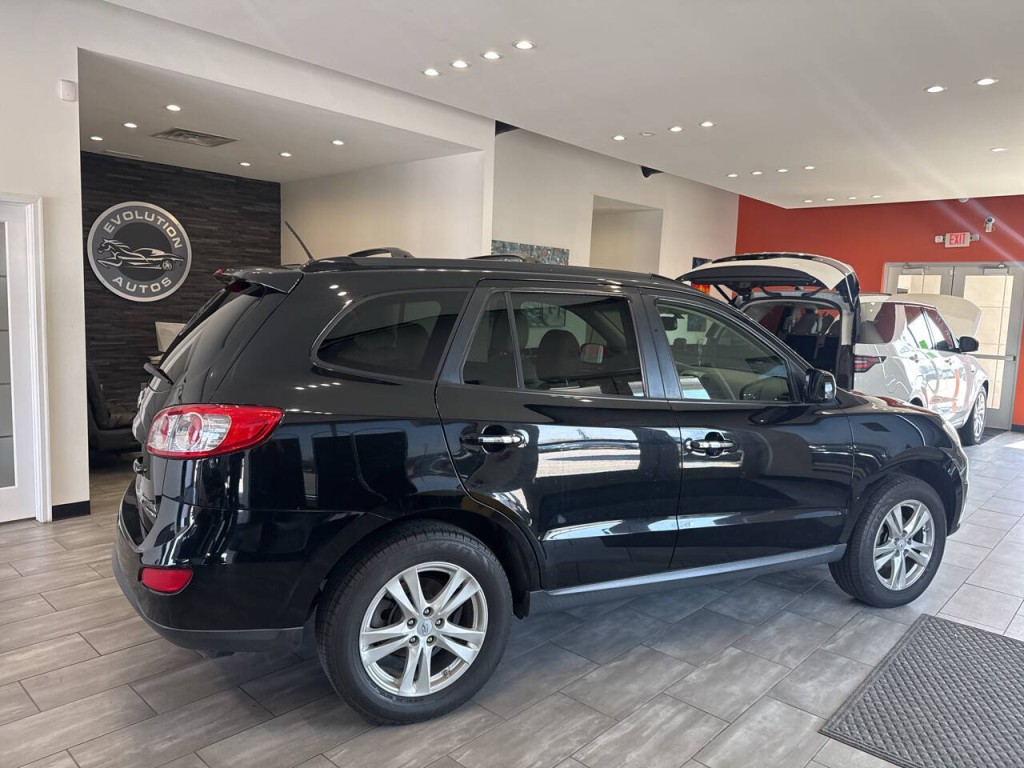 2011 Hyundai Santa Fe Image 14