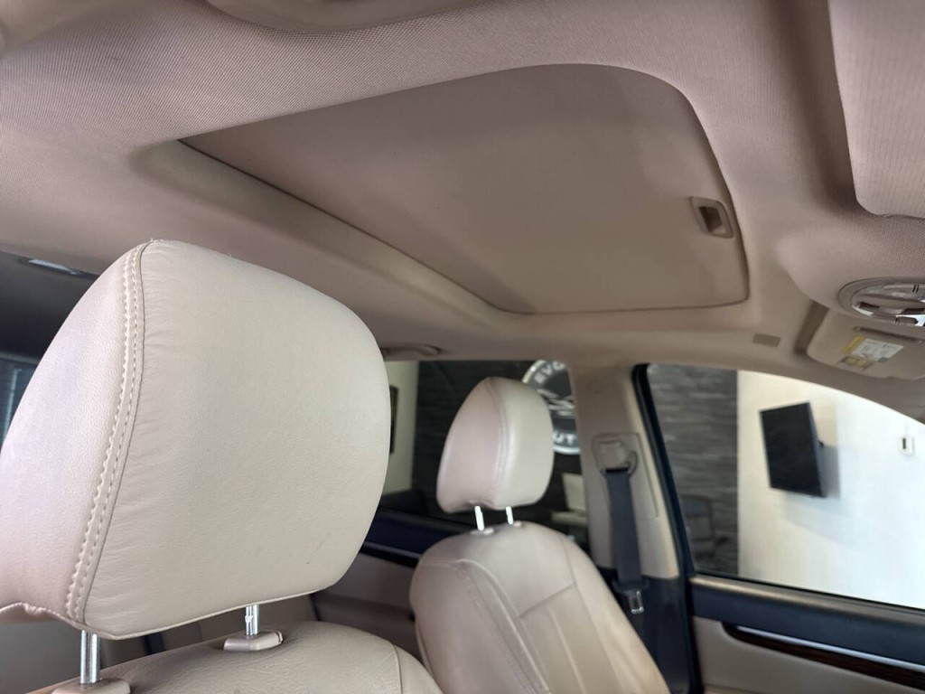 2011 Hyundai Santa Fe Image 25