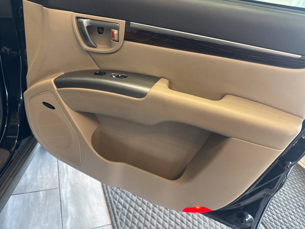 2011 Hyundai Santa Fe Image 27