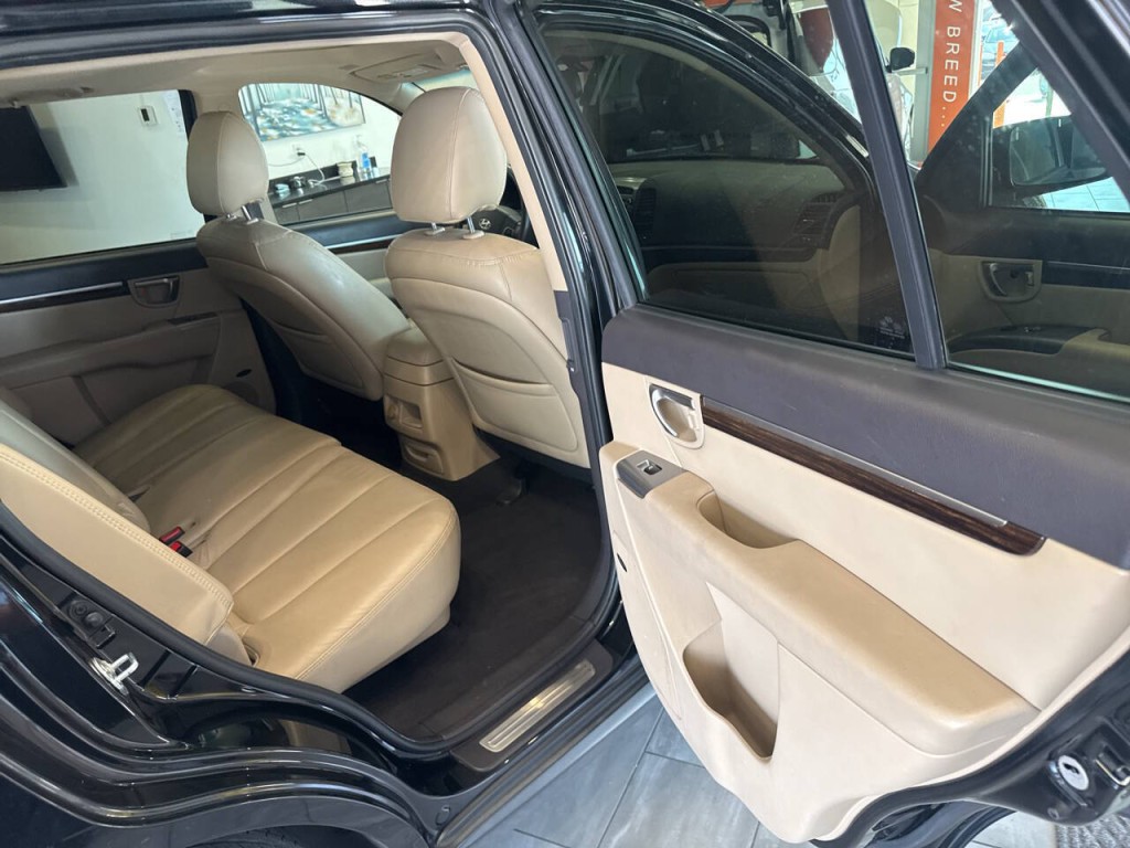 2011 Hyundai Santa Fe Image 28