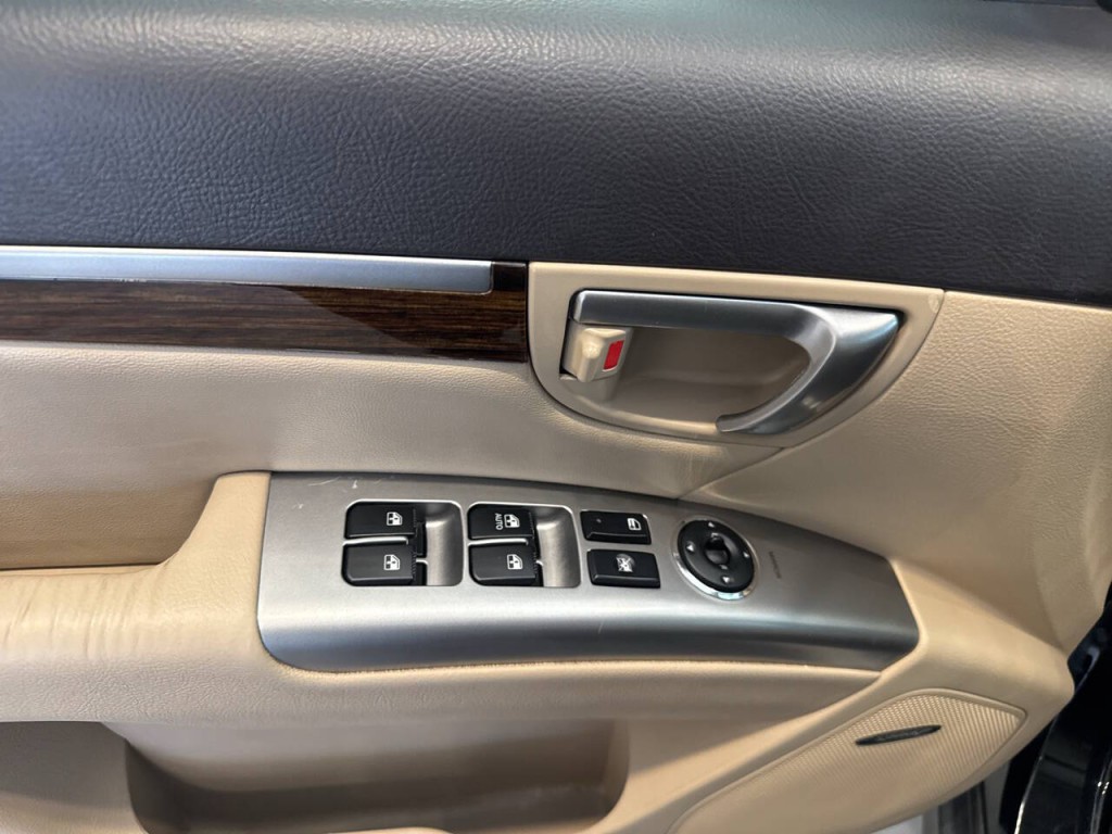 2011 Hyundai Santa Fe Image 31