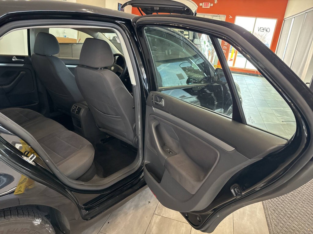 2007 Volkswagen Jetta Image 28
