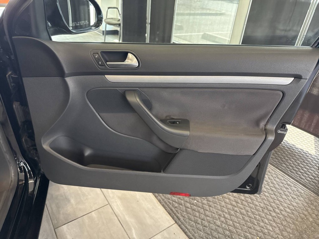 2007 Volkswagen Jetta Image 32