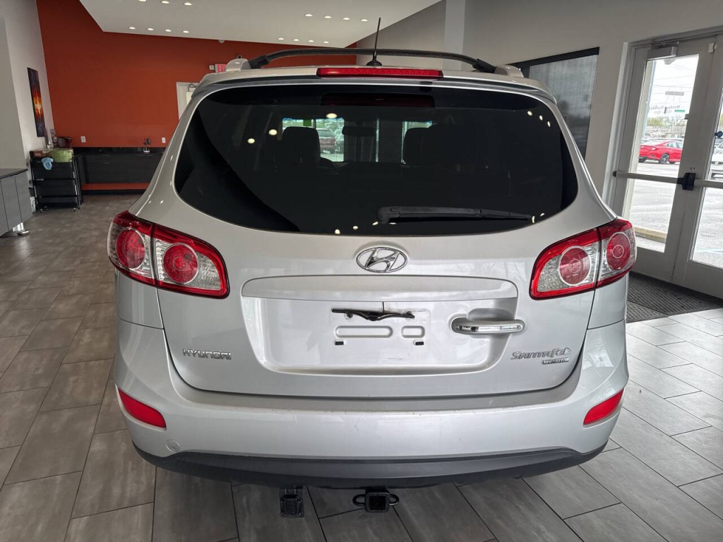 2011 Hyundai Santa Fe Image 10