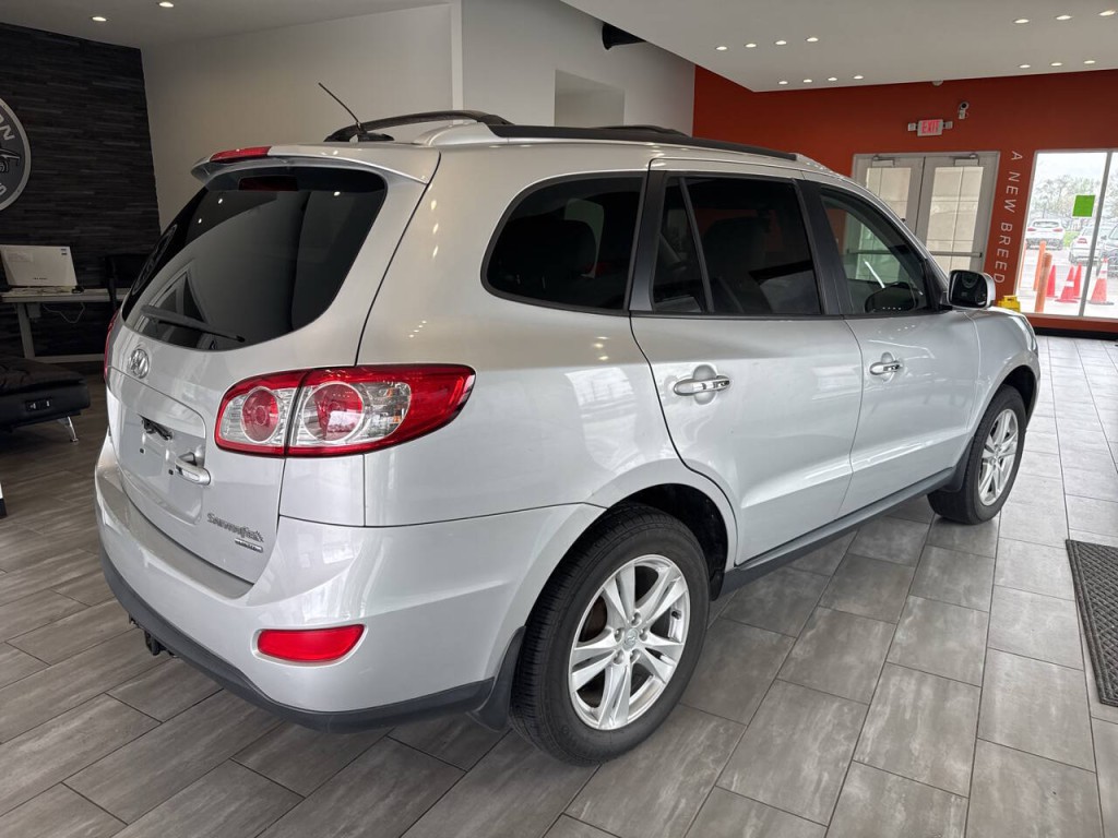 2011 Hyundai Santa Fe Image 11