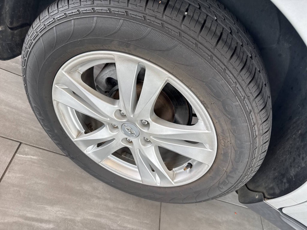 2011 Hyundai Santa Fe Image 14