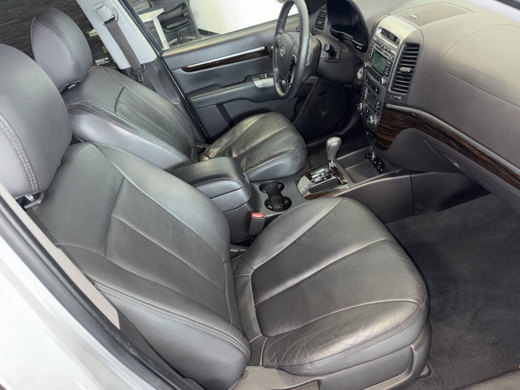 2011 Hyundai Santa Fe Image 22