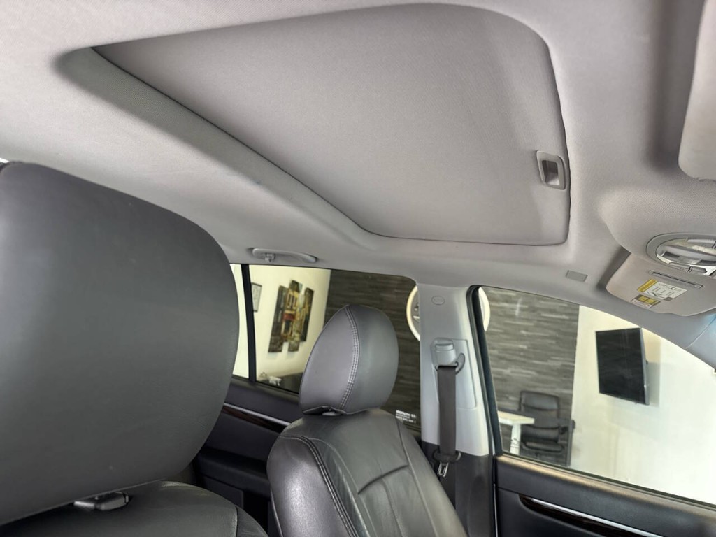 2011 Hyundai Santa Fe Image 24