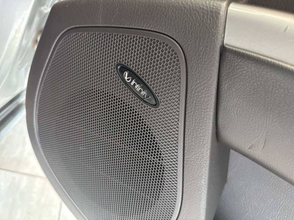 2011 Hyundai Santa Fe Image 25