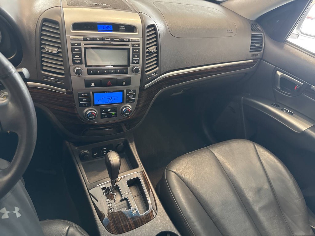 2011 Hyundai Santa Fe Image 32