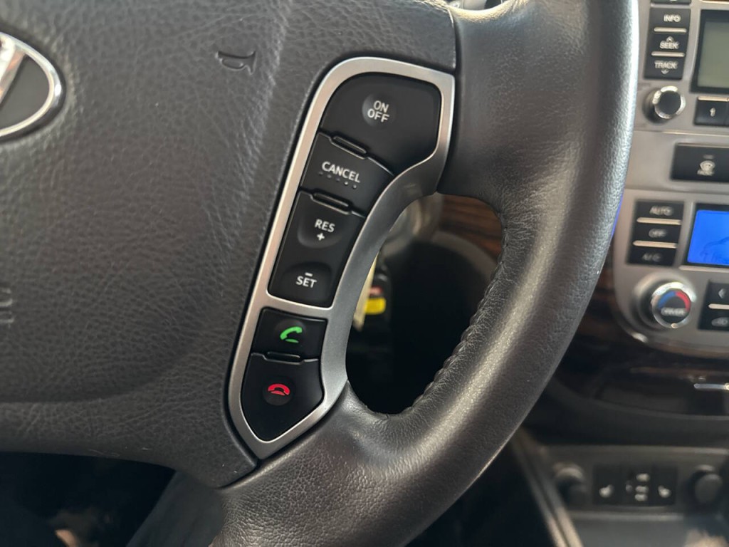 2011 Hyundai Santa Fe Image 34