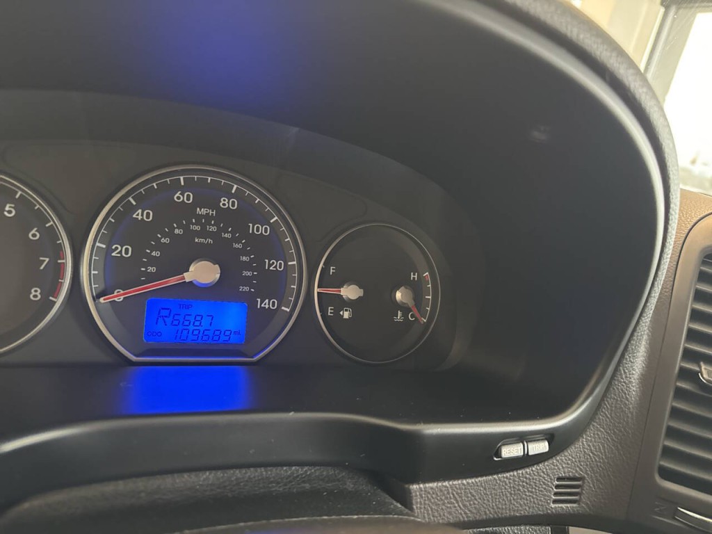 2011 Hyundai Santa Fe Image 36