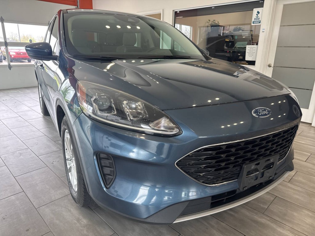 2020 Ford Escape Image 1