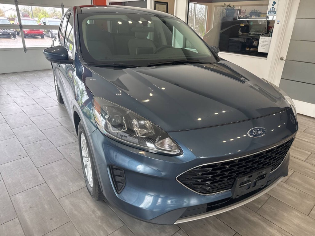 2020 Ford Escape Image 2