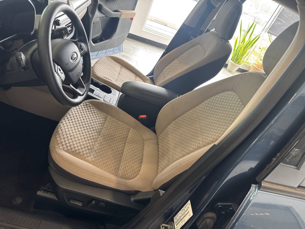 2020 Ford Escape Image 20
