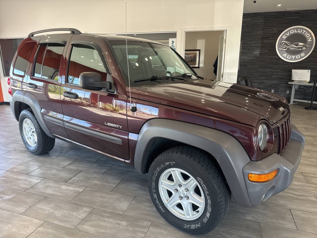 2004 Jeep Liberty Image 3
