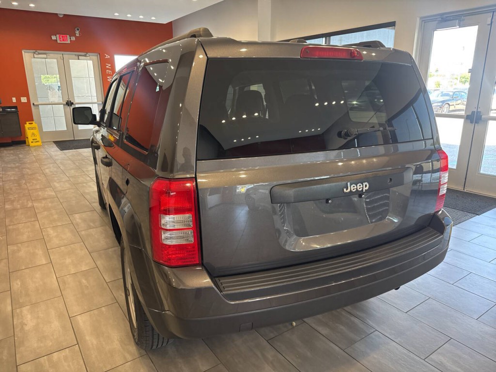 2016 Jeep Patriot Image 12
