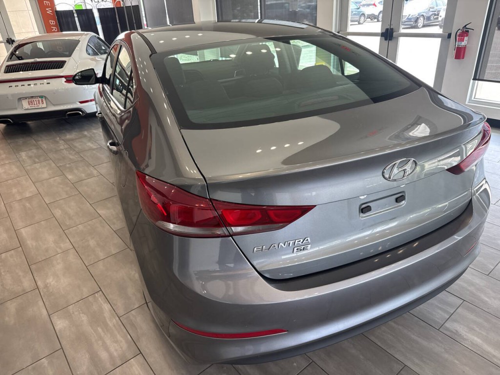 2018 Hyundai Elantra Image 11