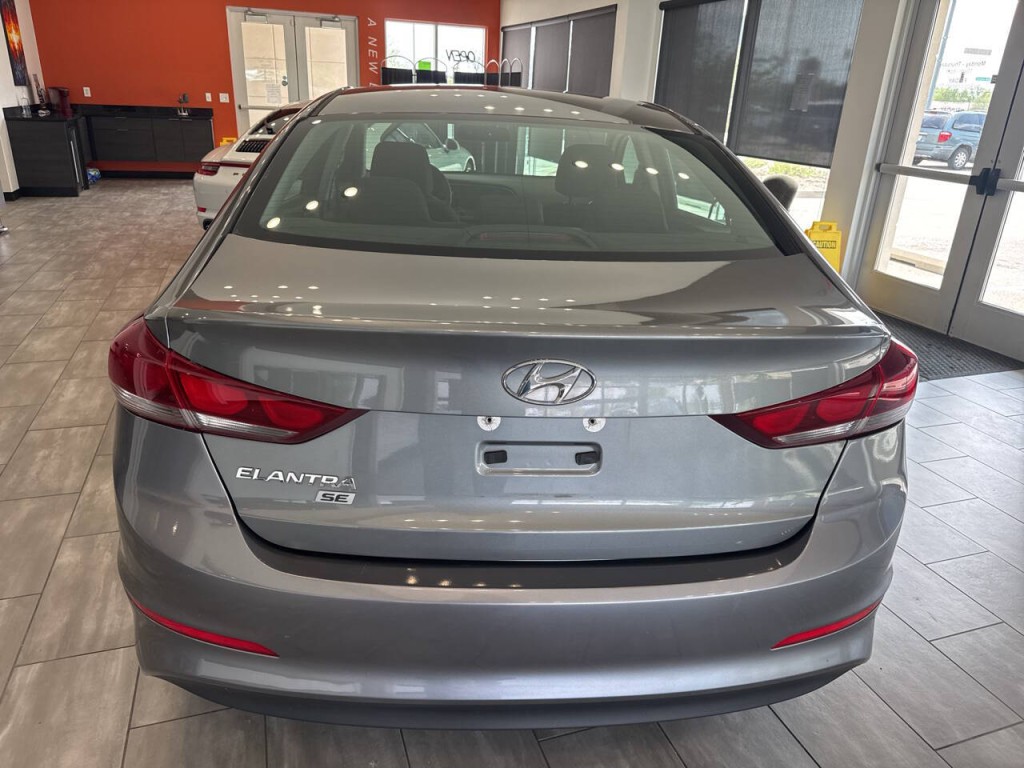 2018 Hyundai Elantra Image 12